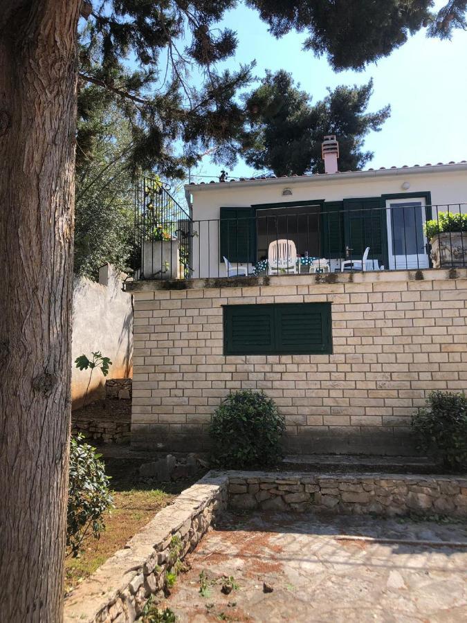 Holiday Home Pavarotti Supetar Ngoại thất bức ảnh