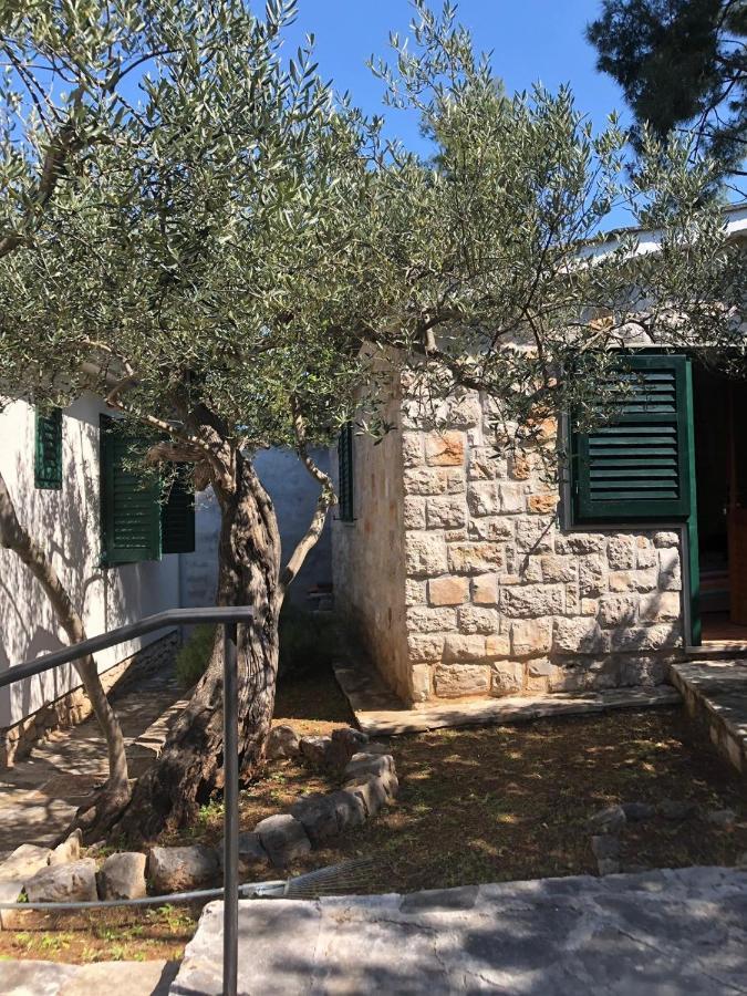 Holiday Home Pavarotti Supetar Ngoại thất bức ảnh