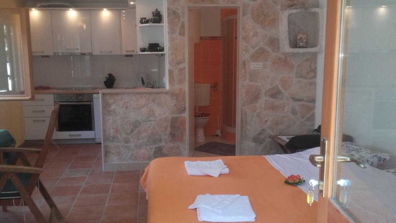 Holiday Home Pavarotti Supetar Ngoại thất bức ảnh